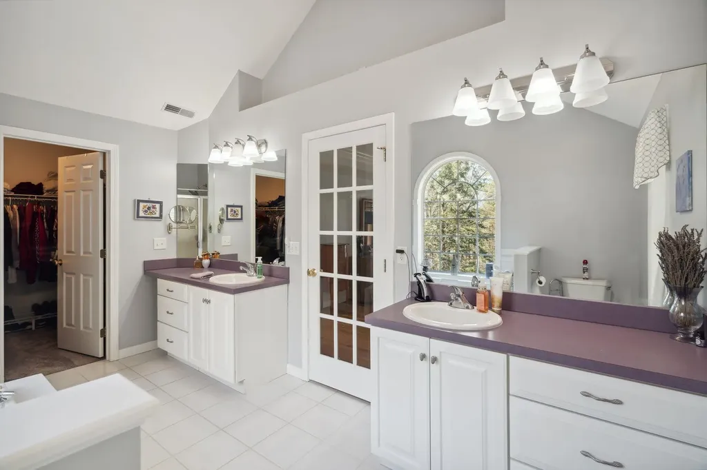 15 Farrwood Drive Hooksett NH 03106