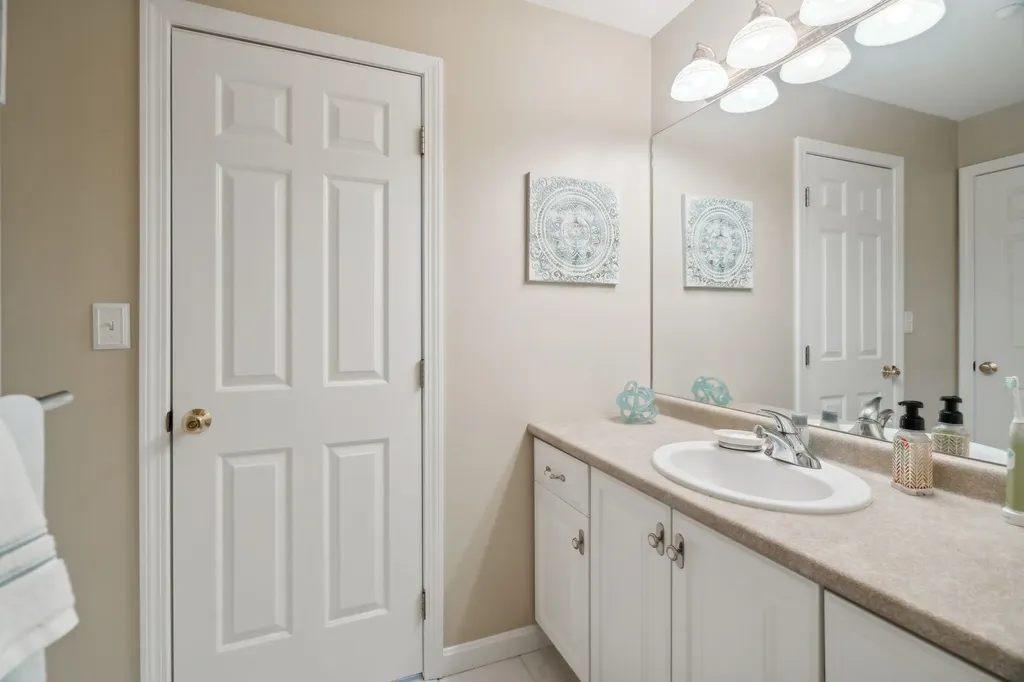 15 Farrwood Drive Hooksett NH 03106