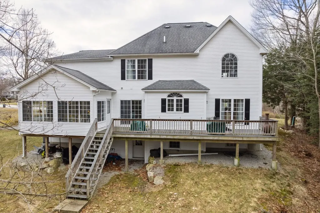 15 Farrwood Drive Hooksett NH 03106