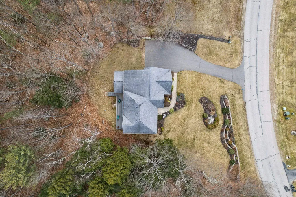 15 Farrwood Drive Hooksett NH 03106