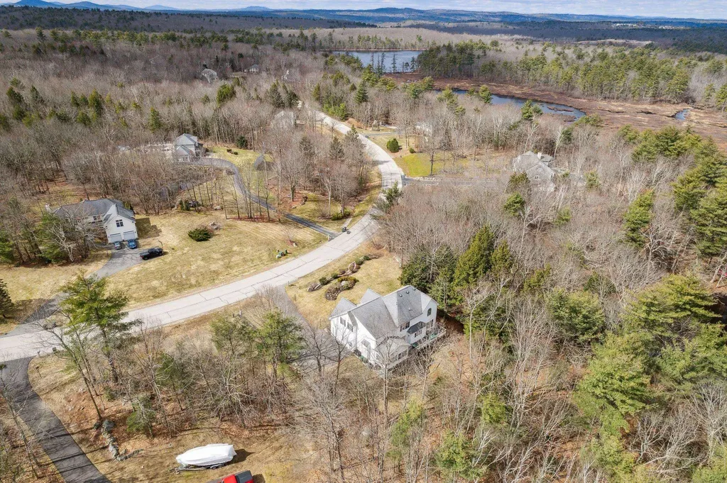 15 Farrwood Drive Hooksett NH 03106