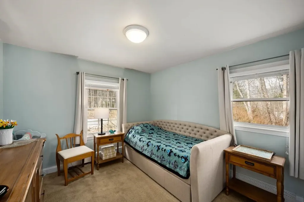 75 Hall Road Londonderry NH 03053