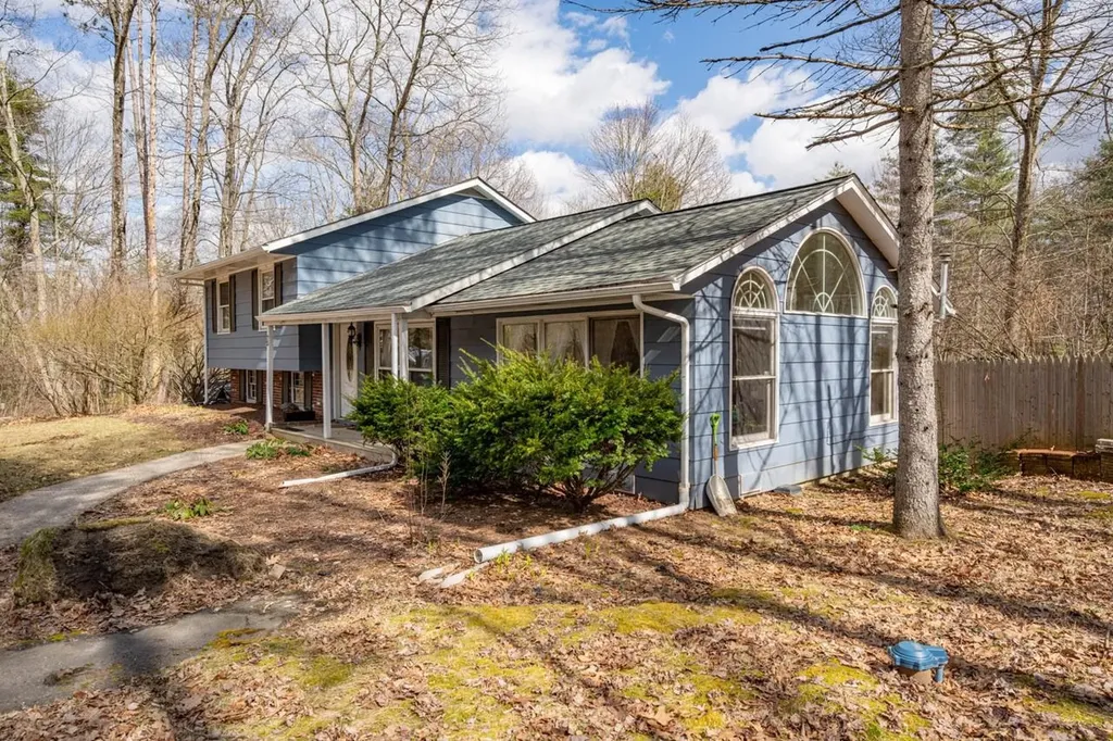 75 Hall Road Londonderry NH 03053