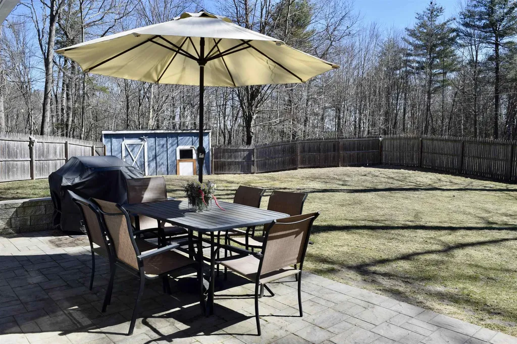 75 Hall Road Londonderry NH 03053