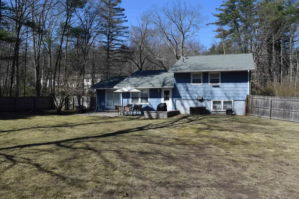75 Hall Road Londonderry NH 03053
