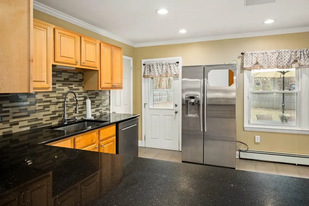 75 Hall Road Londonderry NH 03053