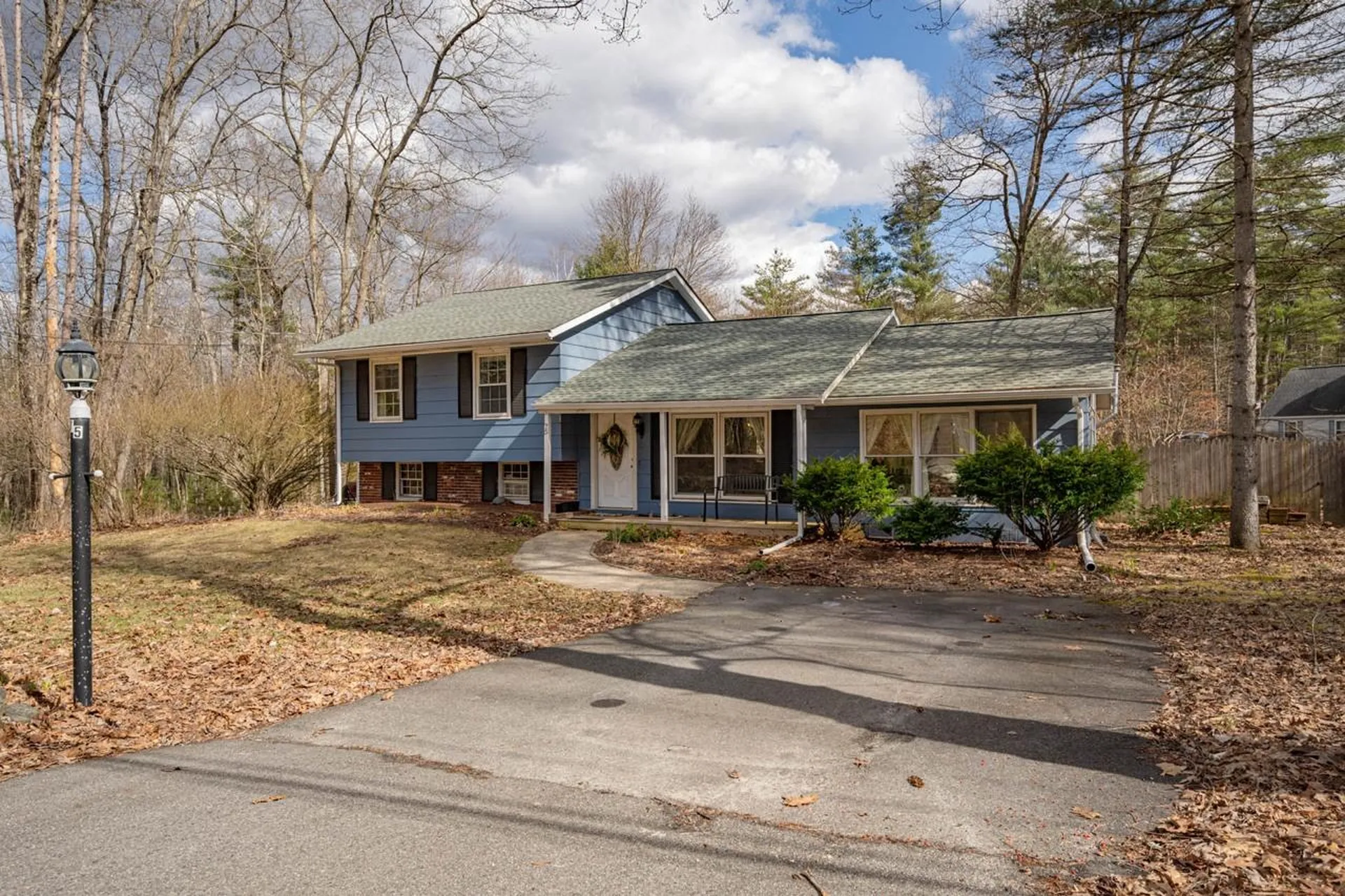 75 Hall Road Londonderry NH 03053