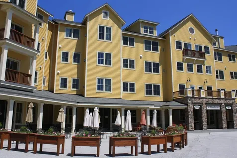 439/441 Qtr. I I I Jackson Gore Inn Ludlow VT 05149