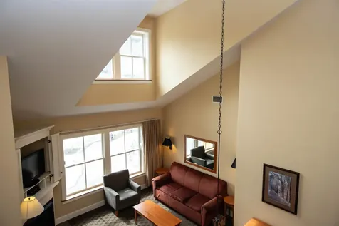 439/441 Qtr. I I I Jackson Gore Inn Ludlow VT 05149