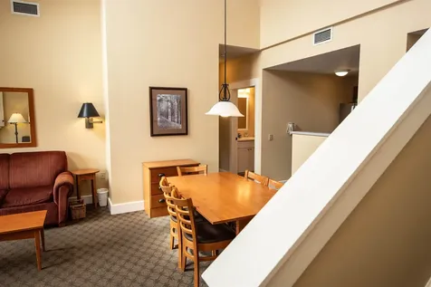 439/441 Qtr. I I I Jackson Gore Inn Ludlow VT 05149