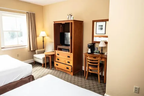 439/441 Qtr. I I I Jackson Gore Inn Ludlow VT 05149