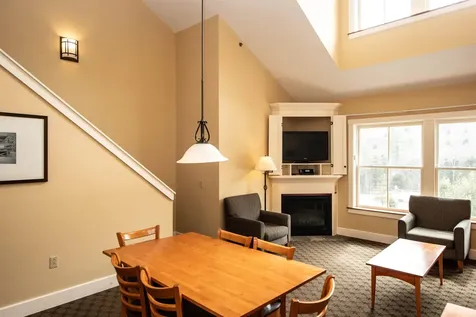 439/441 Qtr. I I I Jackson Gore Inn Ludlow VT 05149