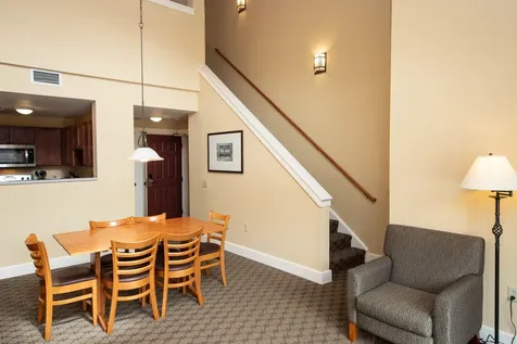 439/441 Qtr. I I I Jackson Gore Inn Ludlow VT 05149