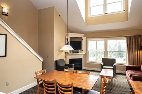 439/441 Qtr. I I I Jackson Gore Inn Ludlow VT 05149