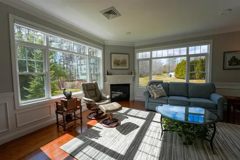 8 Sterling Hill Lane Exeter NH 03833
