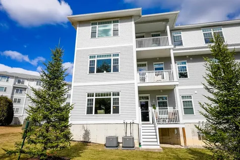 8 Sterling Hill Lane Exeter NH 03833