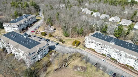 8 Sterling Hill Lane Exeter NH 03833