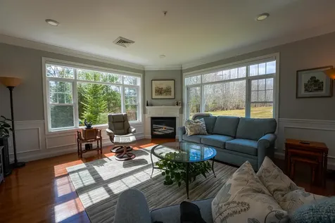 8 Sterling Hill Lane Exeter NH 03833