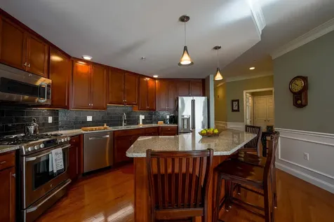 8 Sterling Hill Lane Exeter NH 03833