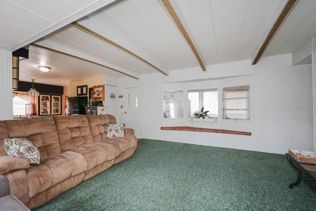 37 Old Cart Road Raymond NH 03077