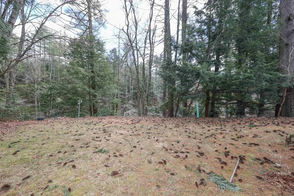 37 Old Cart Road Raymond NH 03077