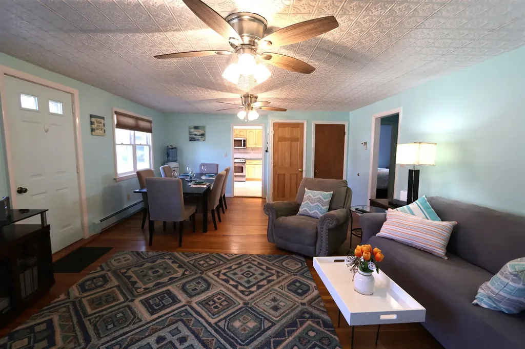 9 Warner Lane Hampton NH 03842