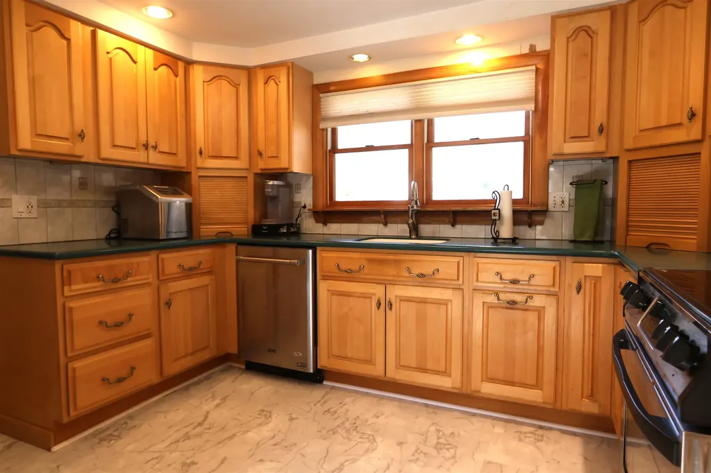 9 Warner Lane Hampton NH 03842
