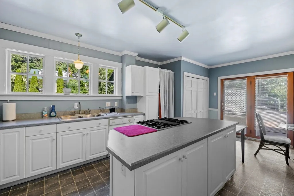 25 Red Gate Lane Meredith NH 03253