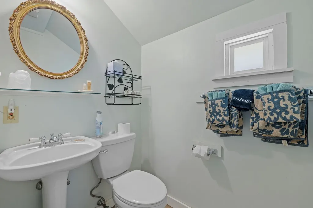 25 Red Gate Lane Meredith NH 03253