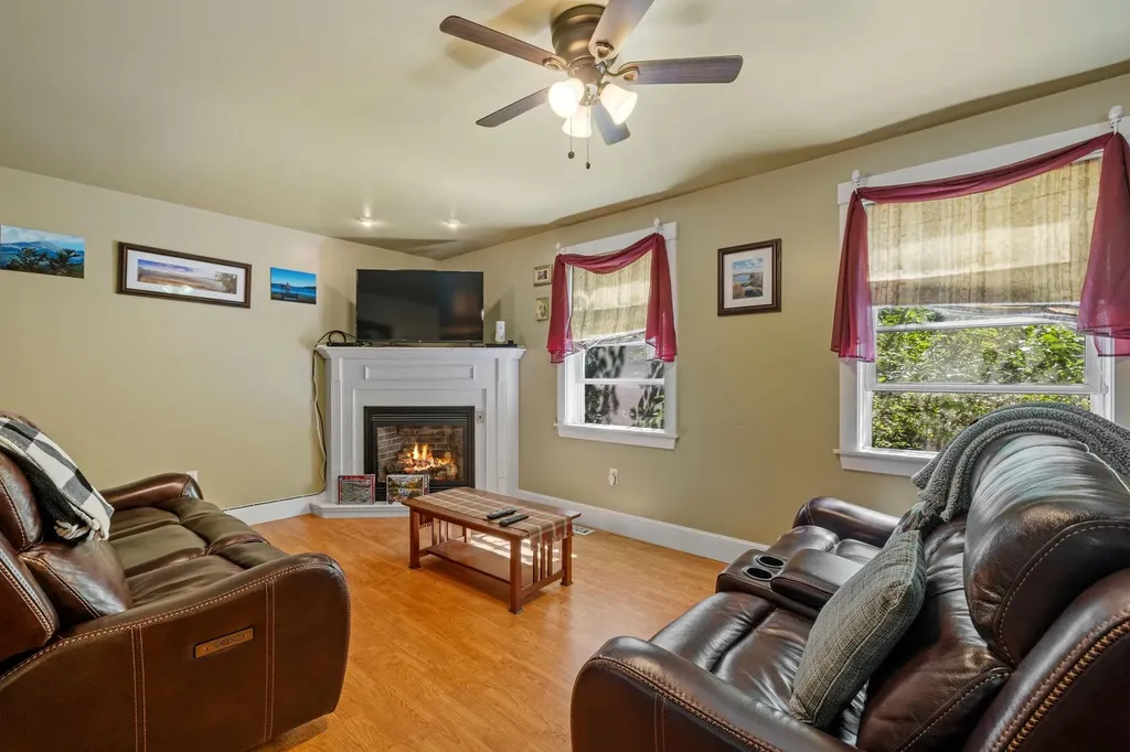 25 Red Gate Lane Meredith NH 03253