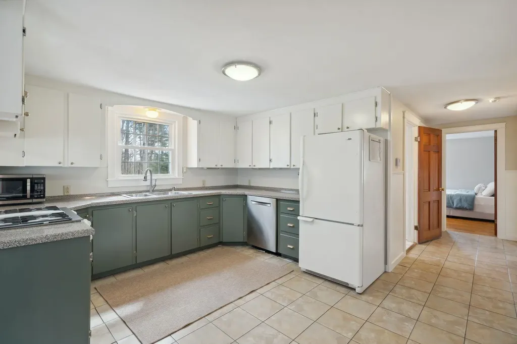 32 Cyrus Lane Gilford NH 03249