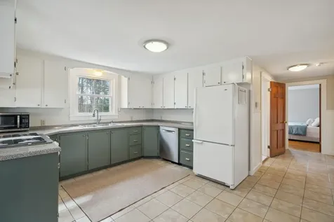 32 Cyrus Lane Gilford NH 03249