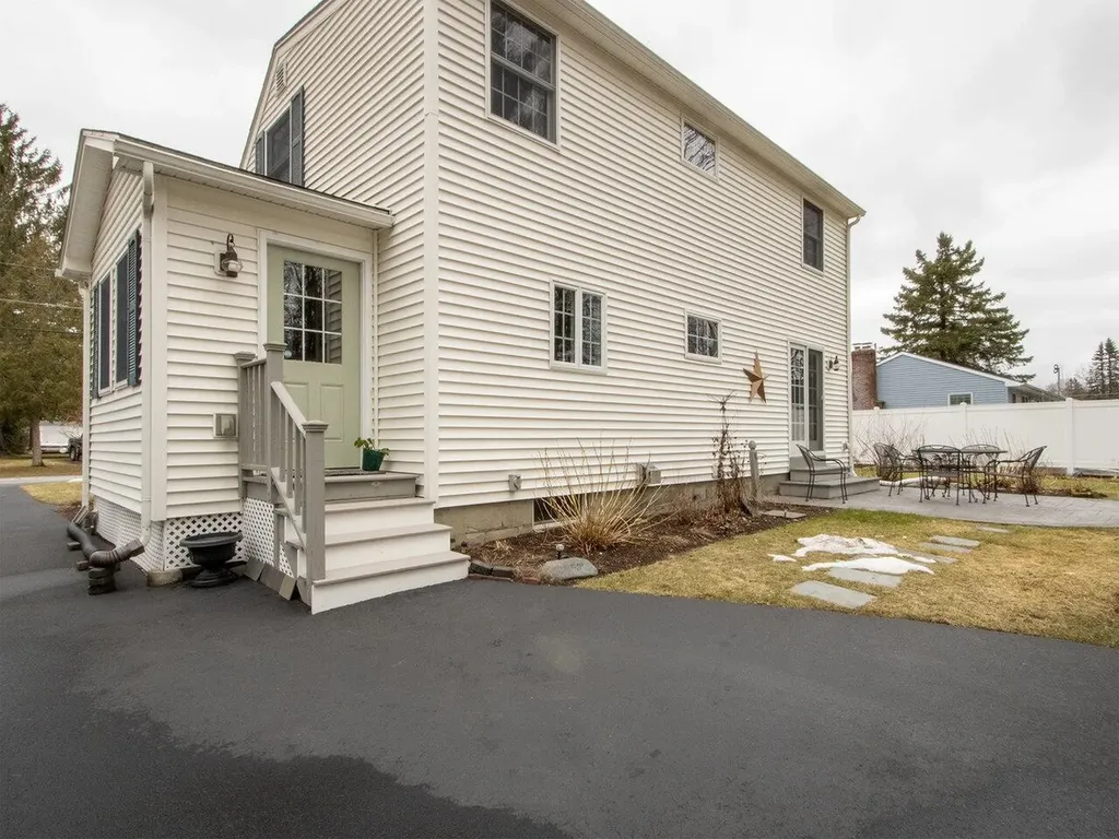 7 Perry Drive Essex Junction VT 05452