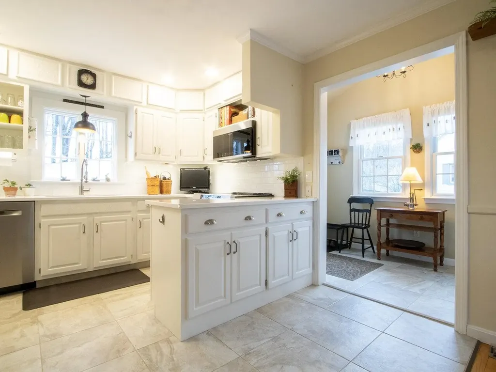 7 Perry Drive Essex Junction VT 05452