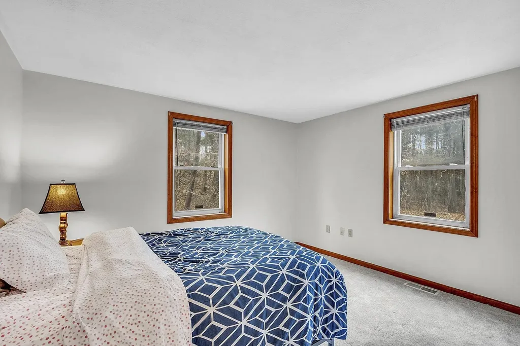 41 Patriot Drive Pelham NH 03076