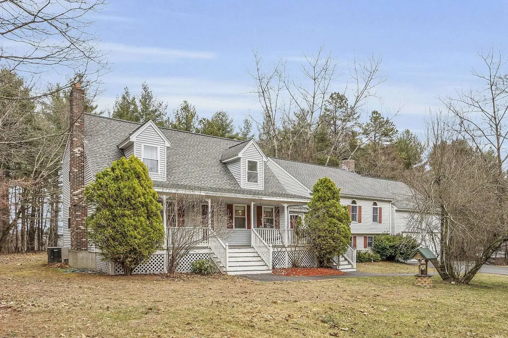 41 Patriot Drive Pelham NH 03076