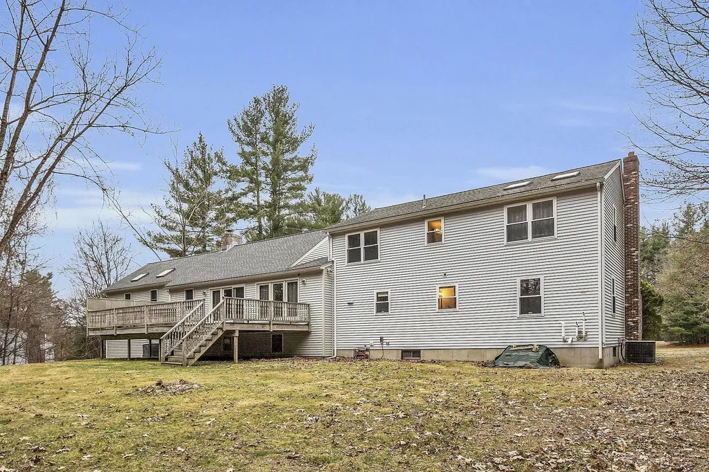 41 Patriot Drive Pelham NH 03076