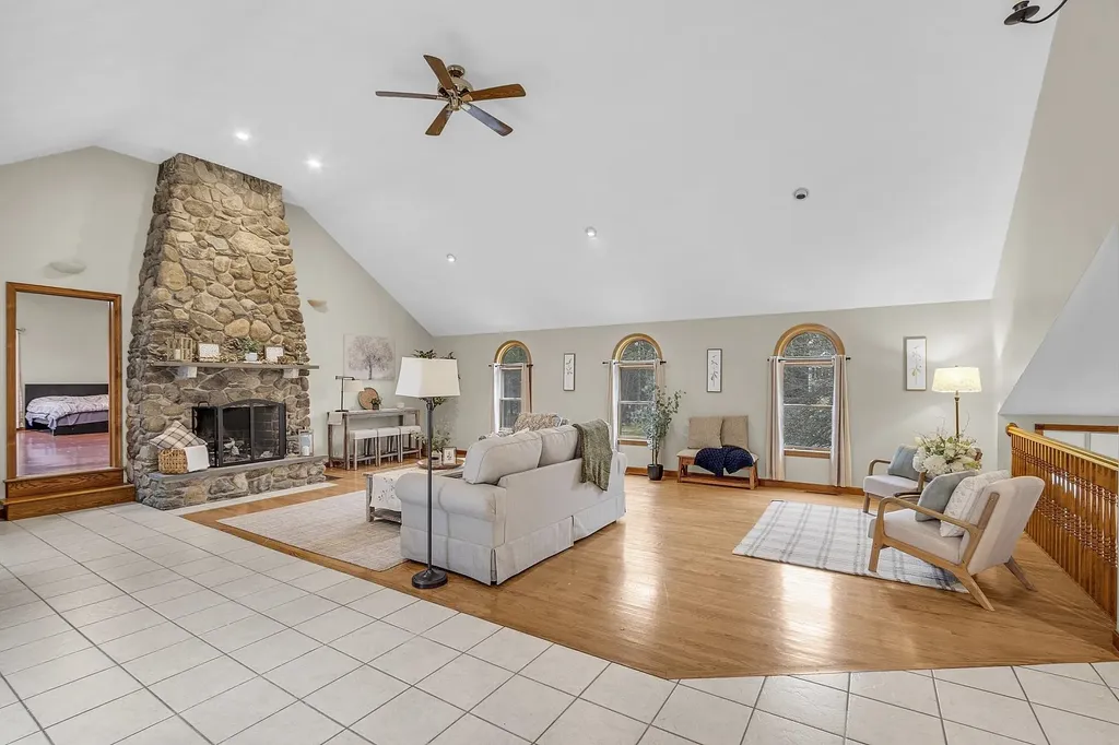 41 Patriot Drive Pelham NH 03076