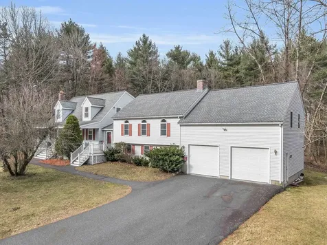 41 Patriot Drive Pelham NH 03076