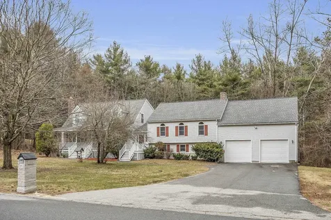41 Patriot Drive Pelham NH 03076