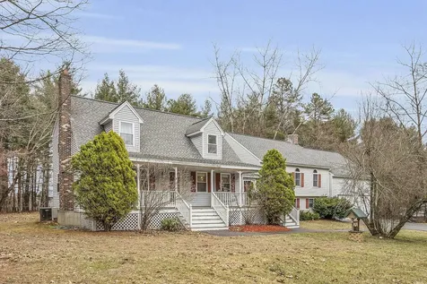41 Patriot Drive Pelham NH 03076