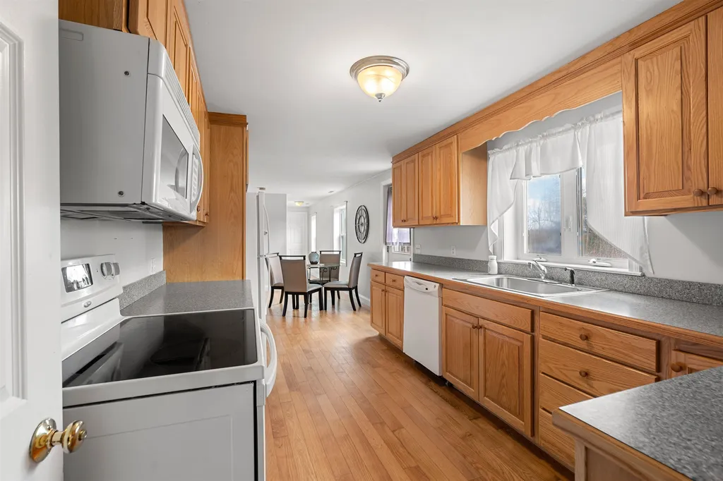 166 Perham Corner Road Lyndeborough NH 03082