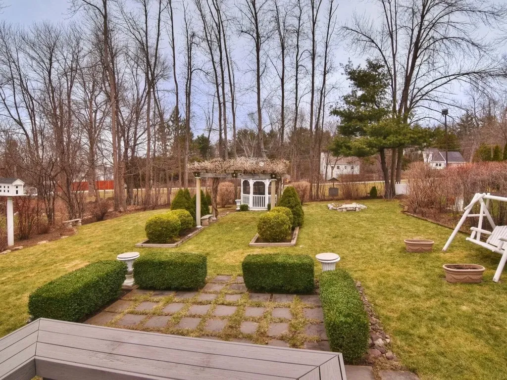 100 Lakeview Drive Shelburne VT 05482