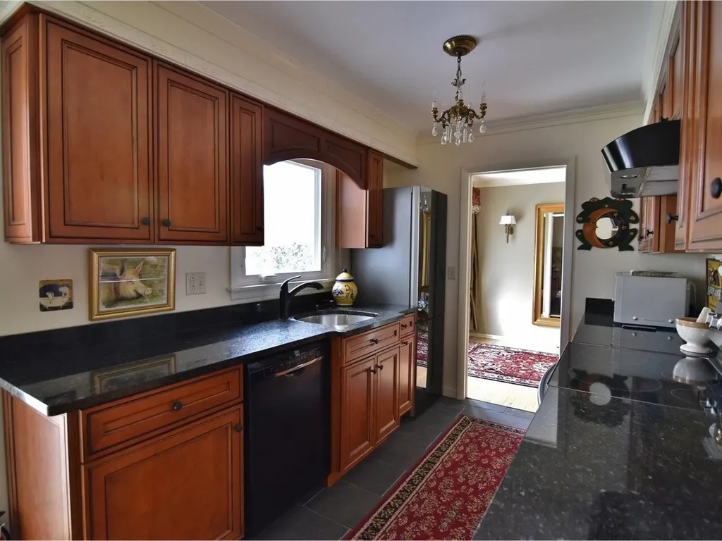 100 Lakeview Drive Shelburne VT 05482