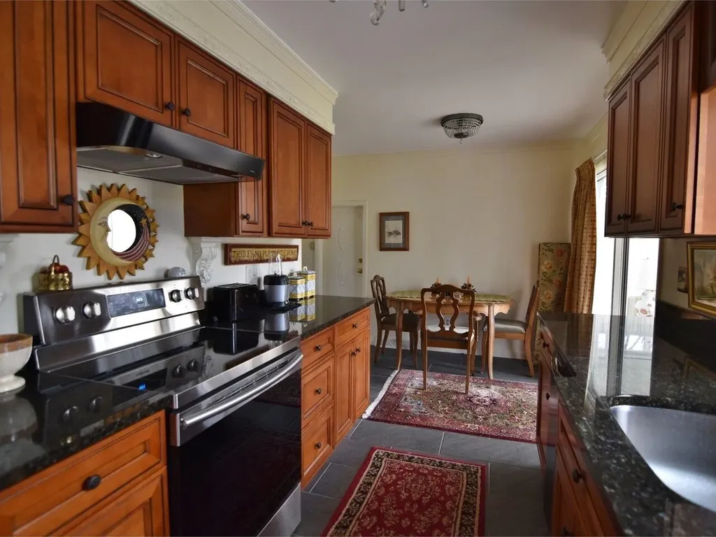 100 Lakeview Drive Shelburne VT 05482