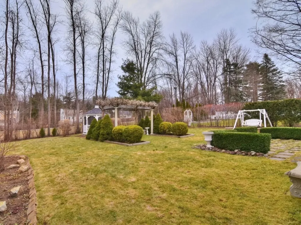 100 Lakeview Drive Shelburne VT 05482
