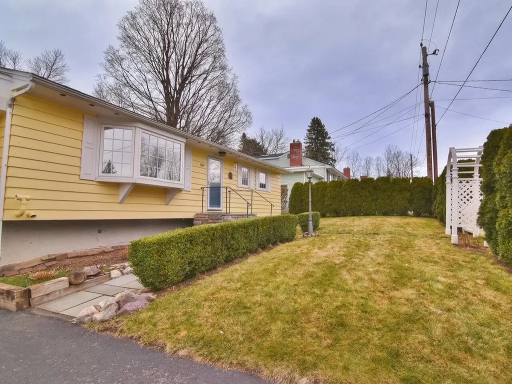 100 Lakeview Drive Shelburne VT 05482