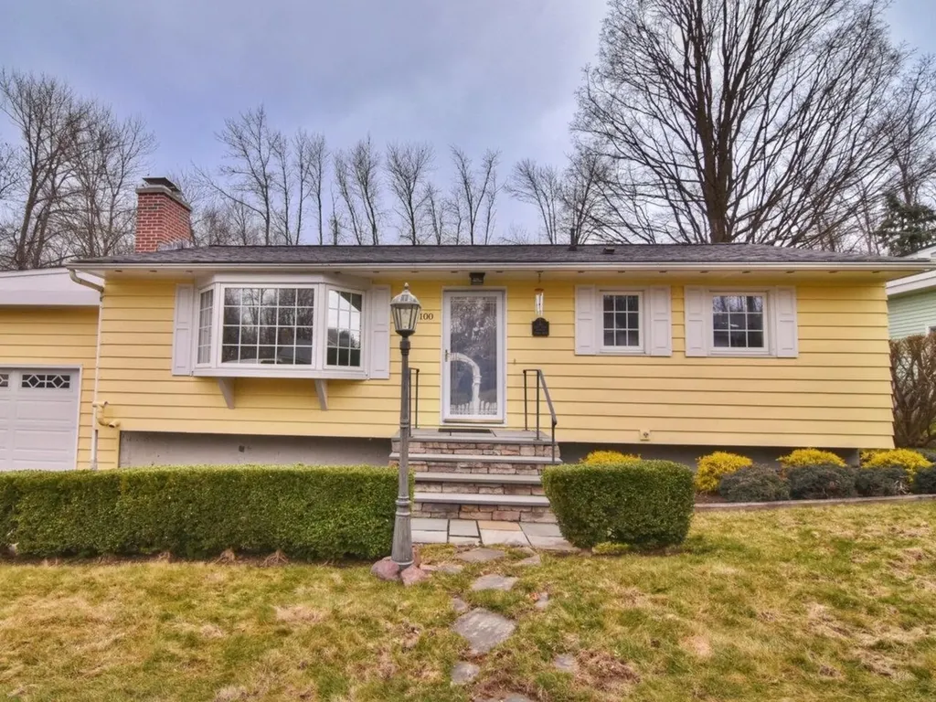 100 Lakeview Drive Shelburne VT 05482