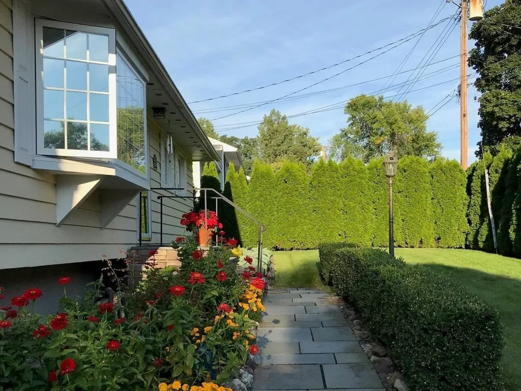 100 Lakeview Drive Shelburne VT 05482