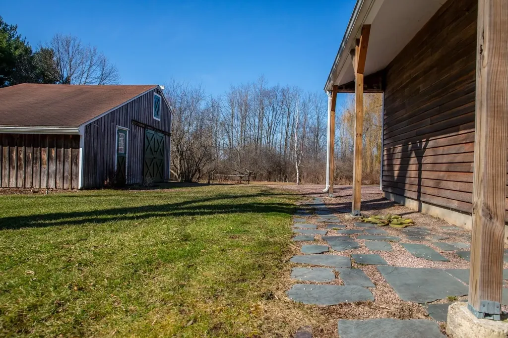 418 Barstow Road Shelburne VT 05482-6989